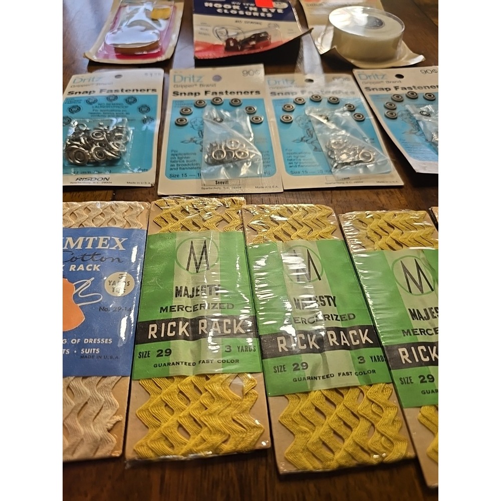 Lot Of 19 Sewing Pcs Sewing Kit